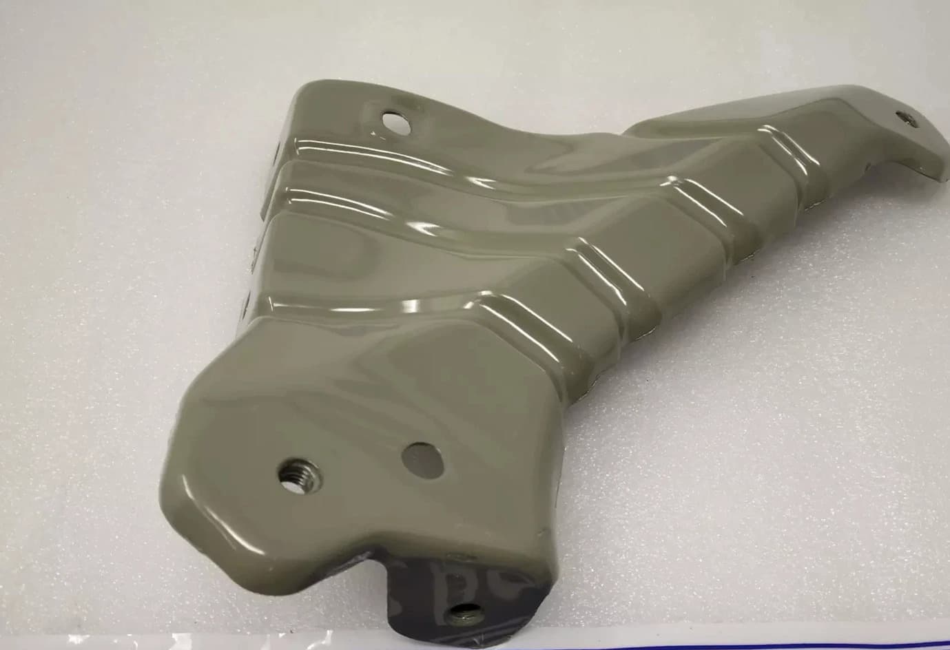Support d'aile, collier de fixation Origine MAHINDRA